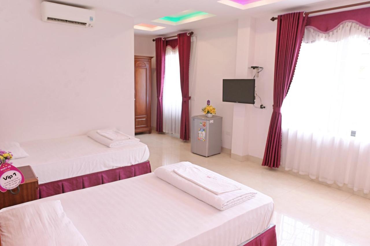 Hotel Khach San Hoang Ha River Town