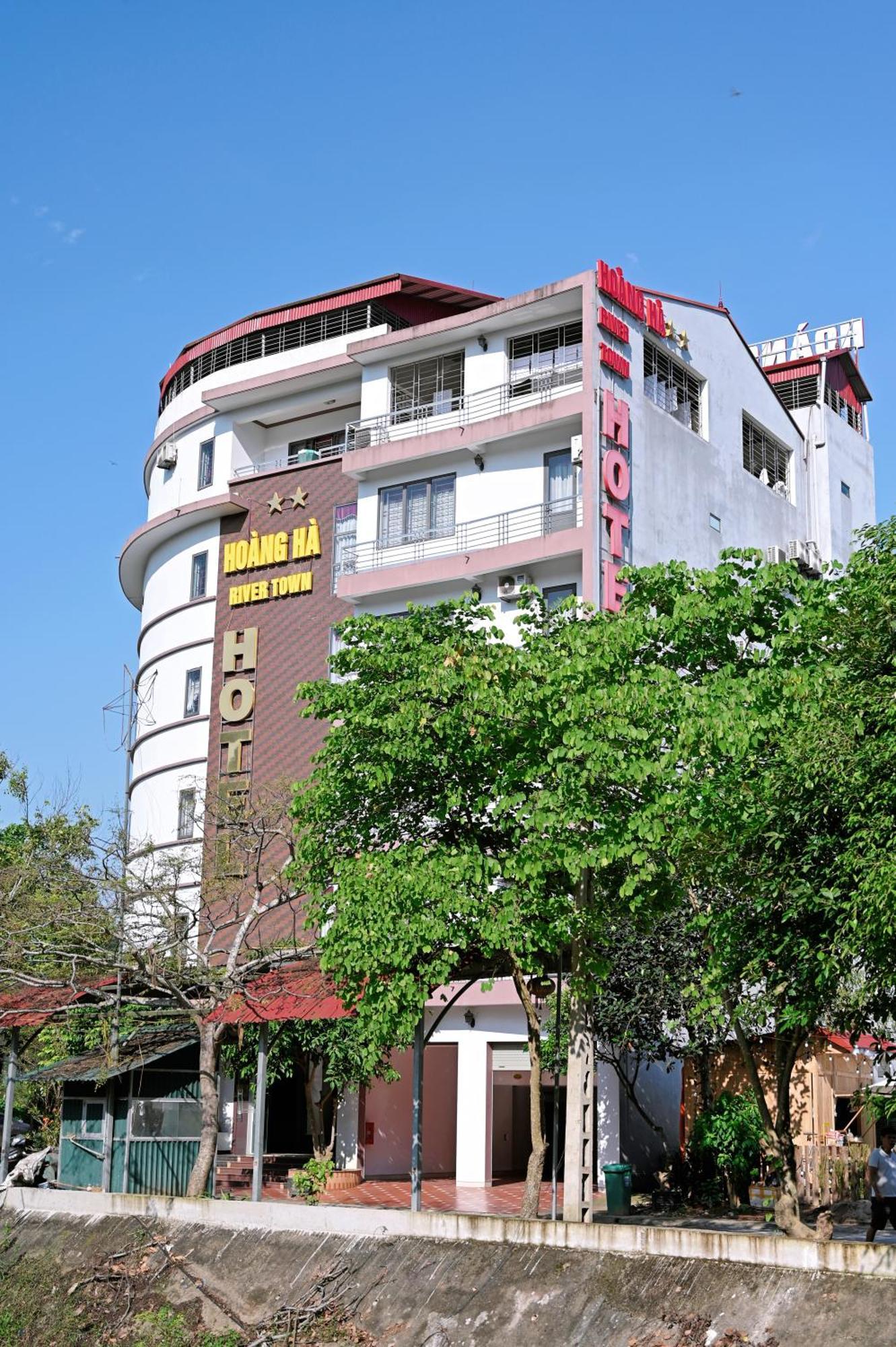 Khach San Hoang Ha River Town Hotel