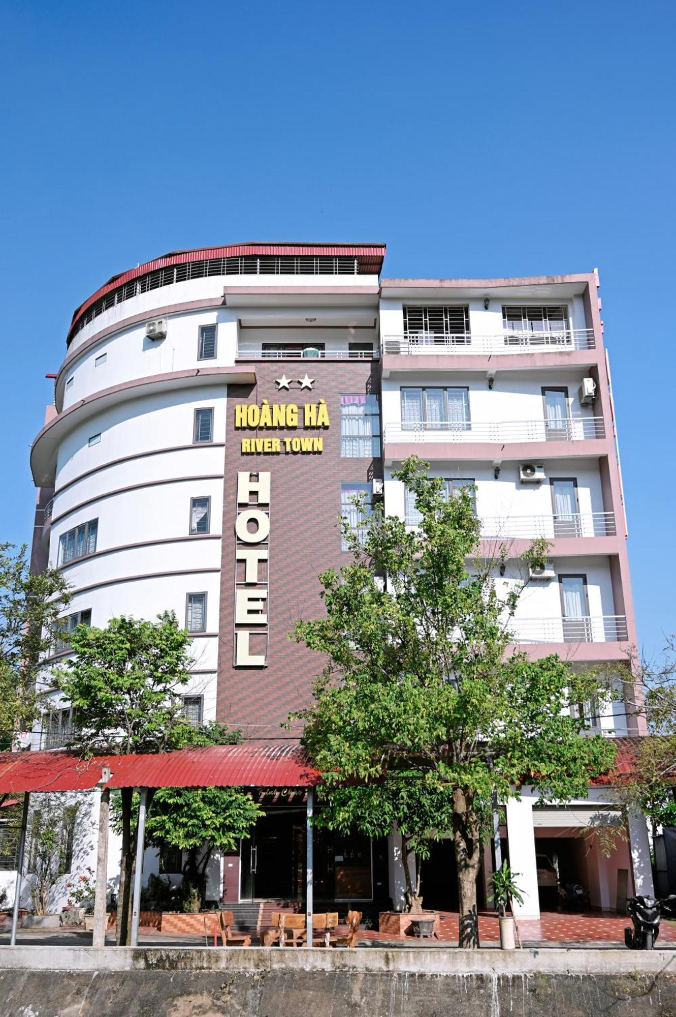 Hotel Khach San Hoang Ha River Town
