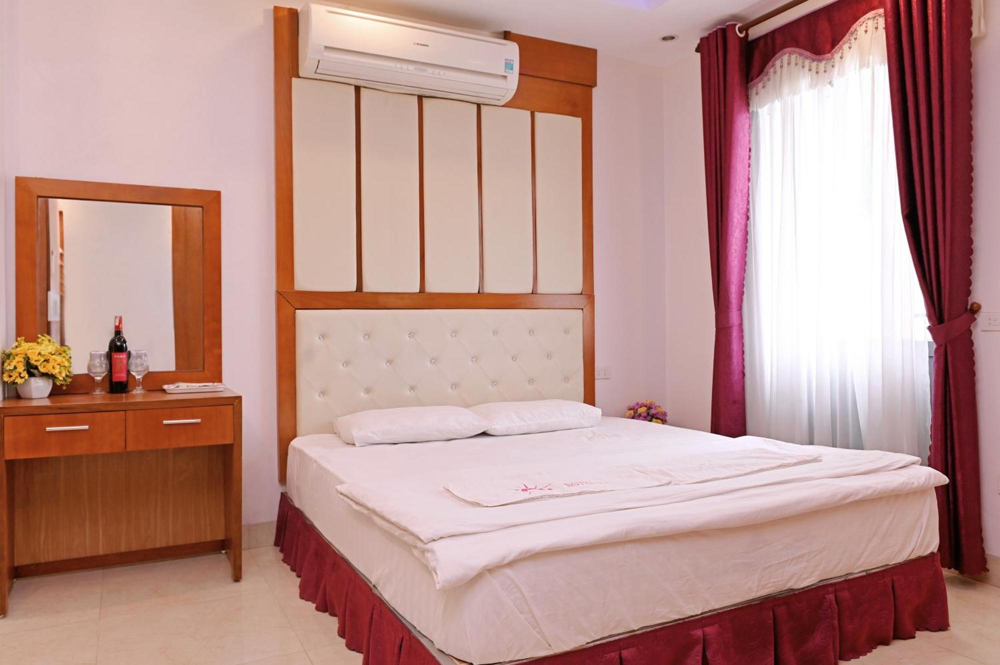 Khach San Hoang Ha River Town 2*
