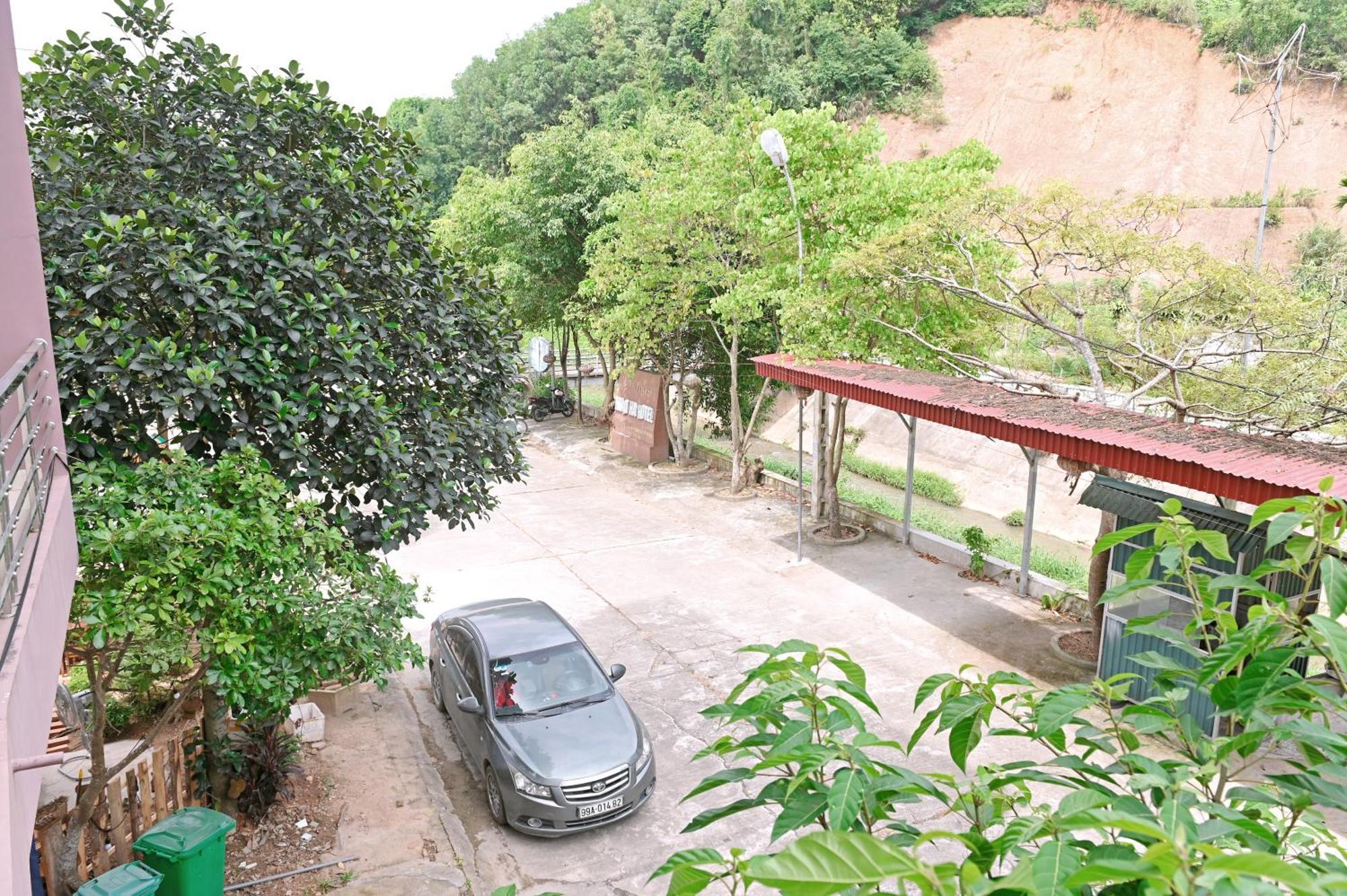 Hotel Khach San Hoang Ha River Town 2*