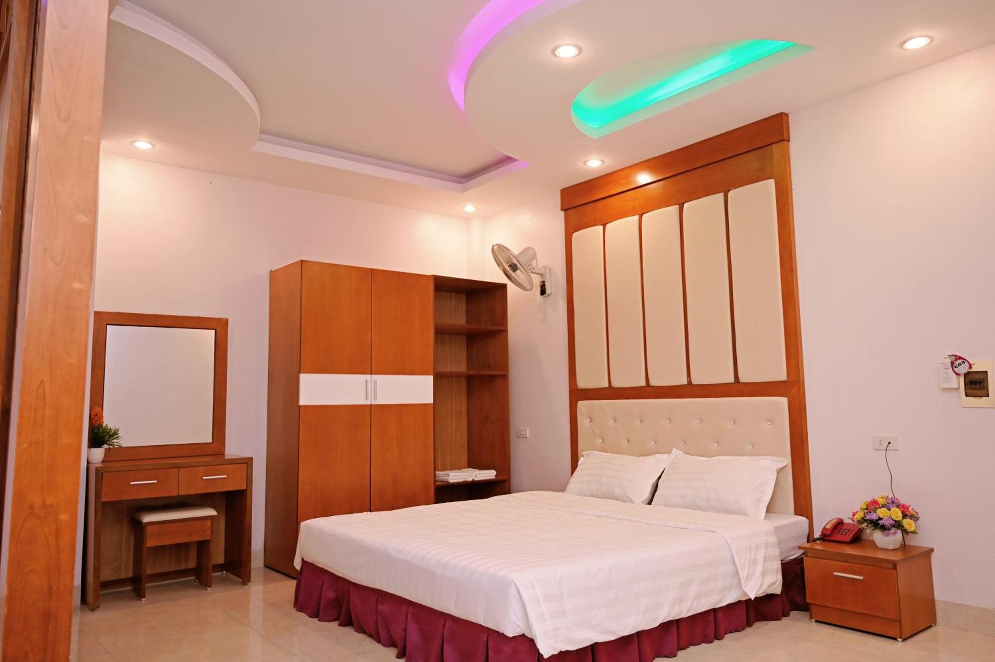 Khach San Hoang Ha River Town Hotel