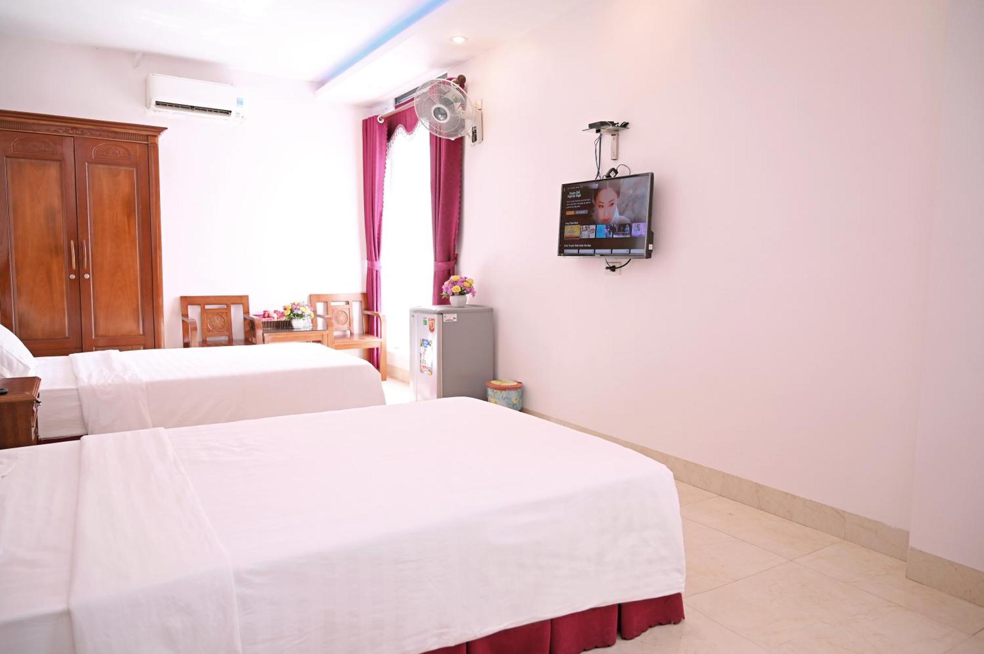 Khach San Hoang Ha River Town Hotel 2*